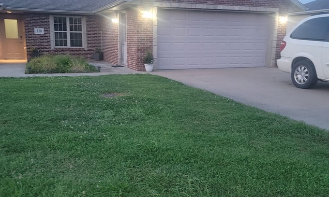 Holts Summit House | Tranquil 3-bedroom house with AC in Holts Summit