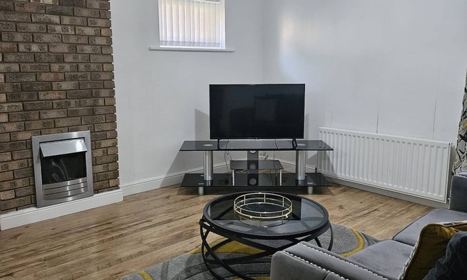Egremont Apartment | Egremont 2-BR flat with Free Parking & Wi-Fi