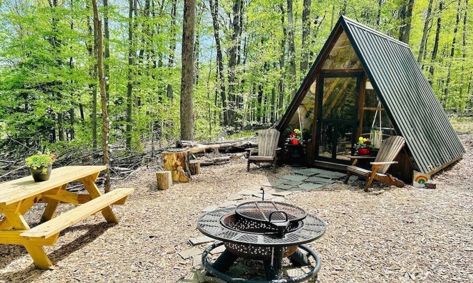 Sidney RV Rental | Escapology- Serene Glampsite!