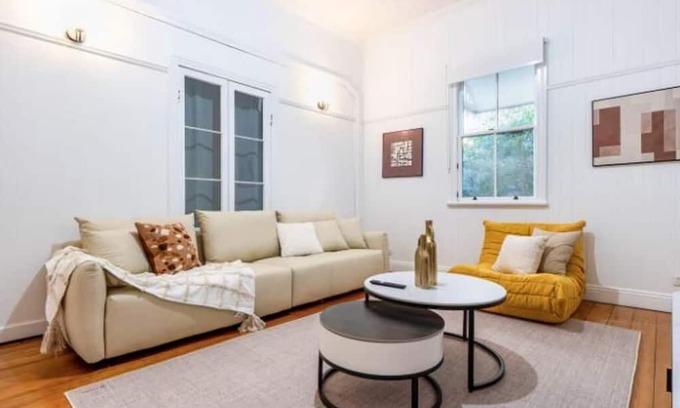 Hamilton House | The Hunt House – Heritage Charm, Prime Location