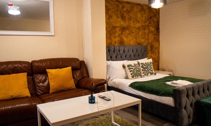 Huddersfield Apartment | Firdaus Central Huddersfield - Studio No.10
