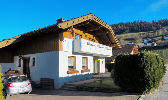 Oeblarn Apartment | Beautiful apartment for 5 people with WIFI, TV, balcony, pets allowed and panoramic view