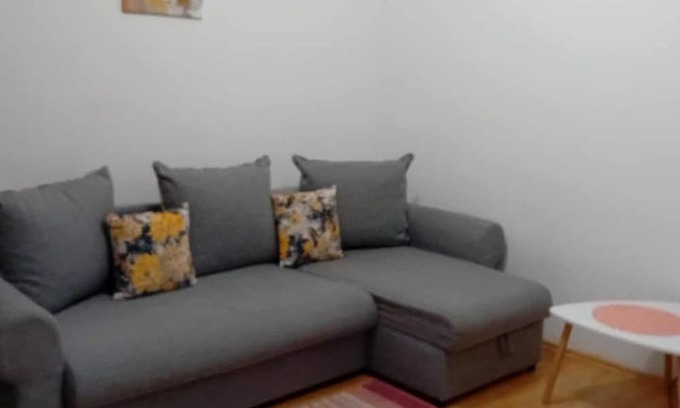 Iasi Apartment | 3 bedroom apartment iasi 5 min from airport