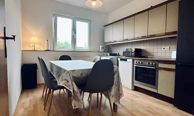 Sinningen Apartment | H&S Host & Sleep Emsdetten II - Large & Quiet