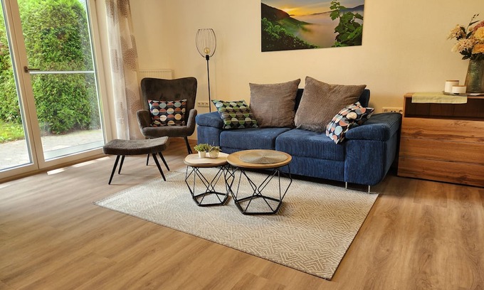 Iphofen Apartment | Holiday Apartment '5 Traminer' with Mountain View, Shared Terrace and Wi-Fi