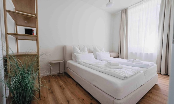 Celle Apartment | Stylish Suite in Celle - Perfect for Business Travelers with Free Parking