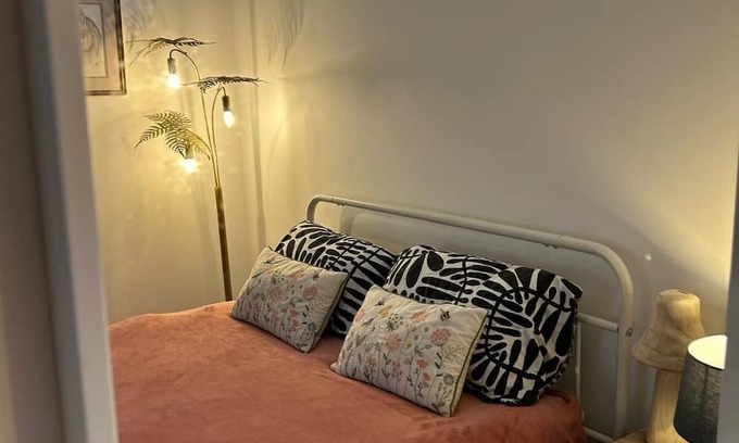 Bray on Thames House | Cosy Double Room 5 Minutes from Station,Peaceful Area, Only 20 Minutes to London