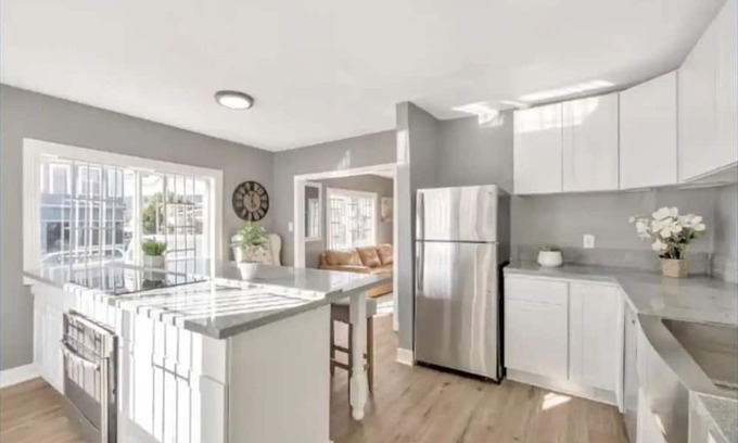 Oakland House | Welcoming 2-bedroom house with AC in Oakland
