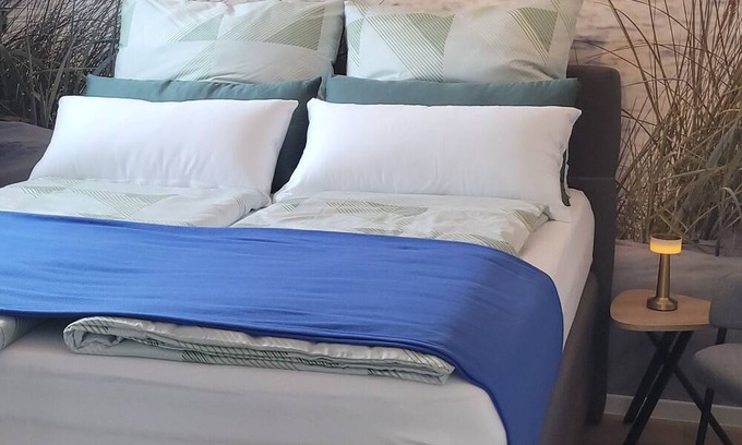 Bad Zwischenahn Apartment | Central & modern: ComfortPlus apartment with parking & balcony
