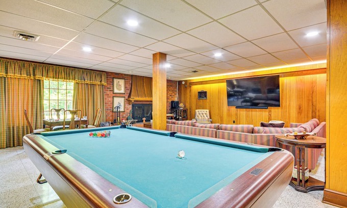 Thomasville House | 2 Mi to Main St Thomasville: Family Home w/Games