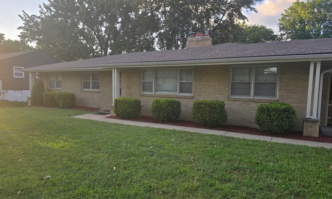 Lea Manor House | Charming house with easy access to the highway and shopping. Quit neighborhood