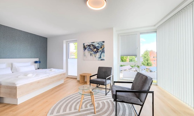 Eversten House | Drielake- Modern, fully furnished boarding apartment in a central location.