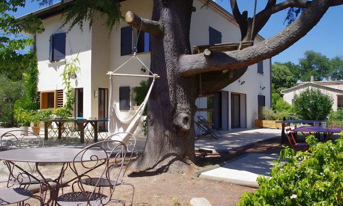 Bourg-Saint-Andeol House | Holiday Home 'Le Grand Cèdre - South Ardèche'