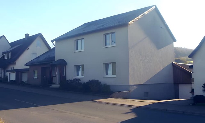 Brilon Apartment | Apartment 'Hammerschmidt' with Balcony and Wi-Fi
