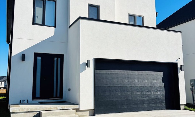 Middlesex Centre House | Charming Detached 3-Bedroom escape- sleeps 6