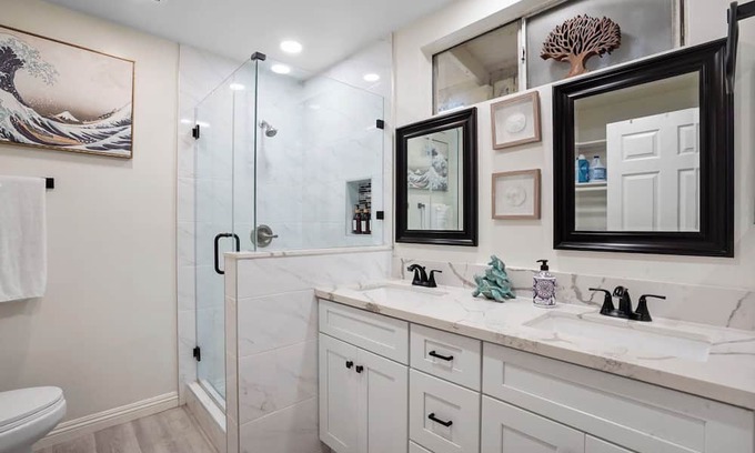 Cypress Apartment | Spacious 3 bedroom/5 beds near Disneyland/Central OC: 15 minute drive to Disney