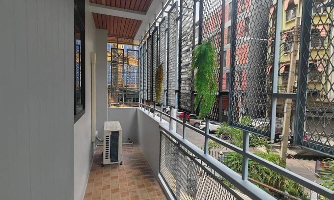Pom Prap Apartment | 57 Hidden House BKK Chinatown