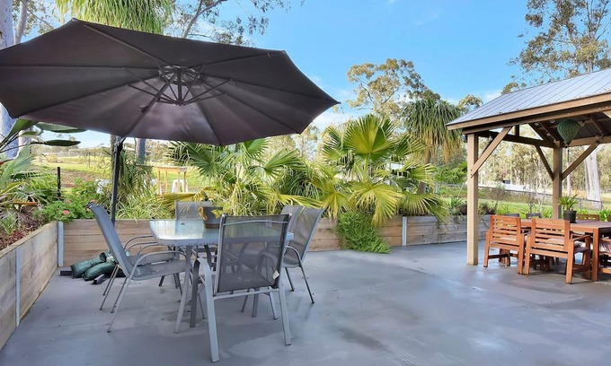 North Rothbury House | Windella Cottage, comfortable 3-bedroom home offers a relaxed rural getaway,