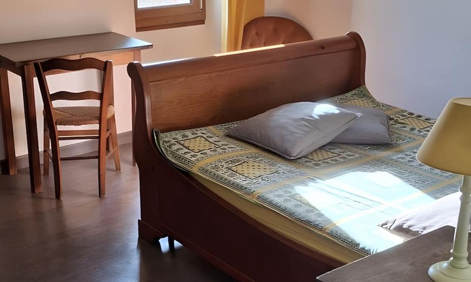 Montbrun-les-Bains Apartment | Room 'Tournesol' with Mountain View, Shared Terrace and Wi-Fi