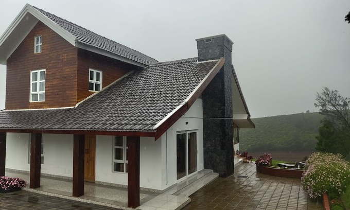 Ithalar Villa | Casa de Amor – Lakeside Escape with Hills, Privacy & Serenity