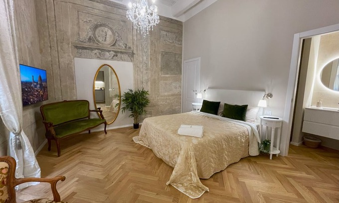 Prato Apartment | La Dimora dei Tintori, elegant apartment in the center of Prato