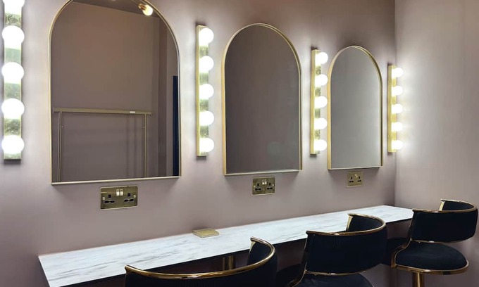 Neath House | Luxury Neath Center Stay | Discounts on Long Stays