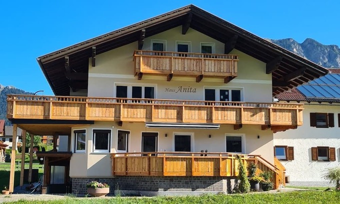 Graen Apartment | House Anita - Holiday apartment Alpenrose