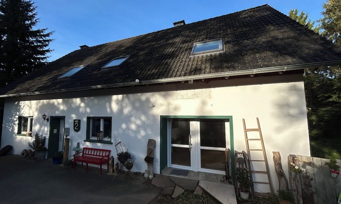 Heilbach Apartment | Artful living in the absalonart vacation apartment Pet-friendly!