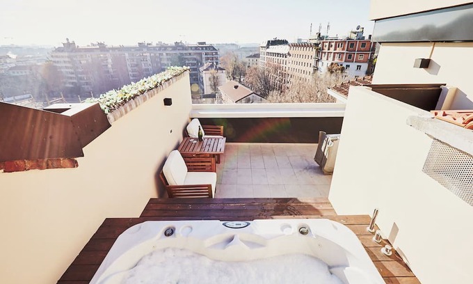 Porta Genova Apartment | Luxury attic with jacuzzi in Navigli