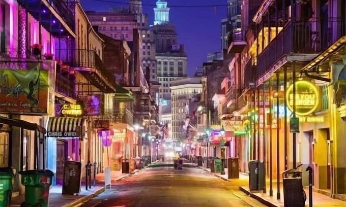 French Quarter Apartment | NOLA CITY CONDO!