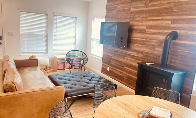 North Central House | Downtown 3B/3b kids friendly home in San Mateo