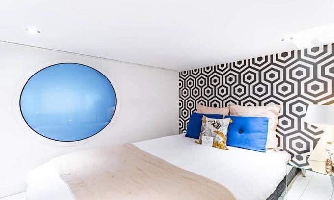 Hotel de Ville - Quinconces Apartment | Architect's studio for 2 people in the heart of the city