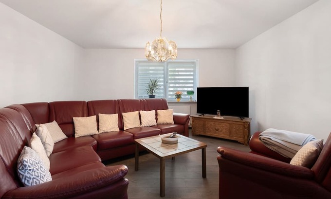 Bad Berneck im Fichtelgebirge Apartment | Apartment 'In Bad Berneck' with Shared Terrace and Wi-Fi