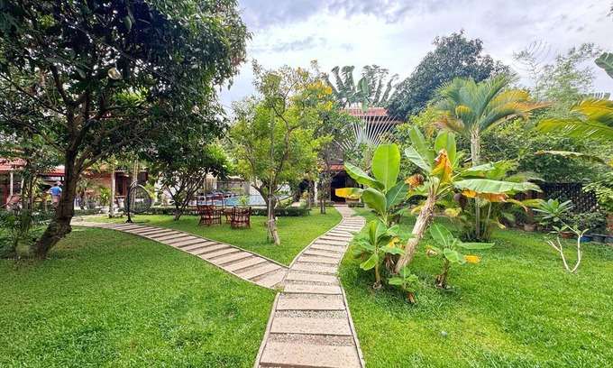 Siem Reap Villa | Spacious Two-villas with 5 bedrooms and AC-Share Swimming pool in Siem Reap