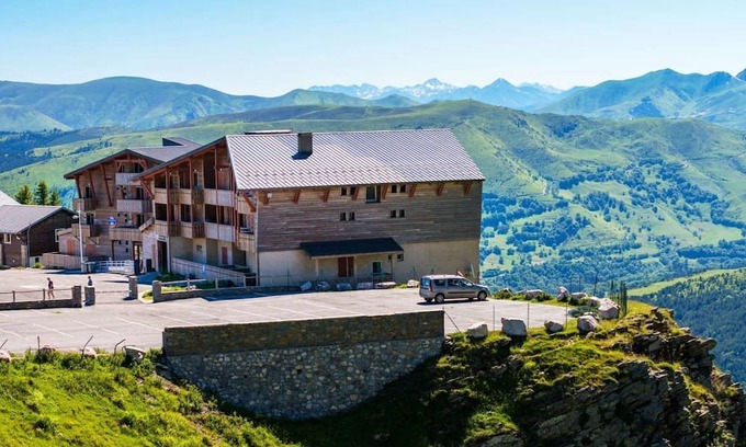 Saint-Lary-Soulan House | Appart 50m du Télécabine | Accès Piscine + Sauna!