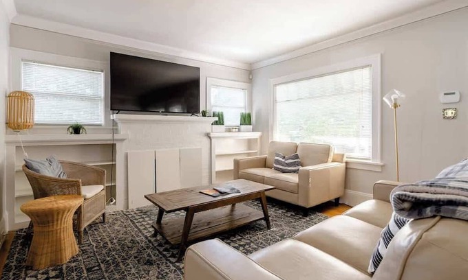 King House | Trendy 2BR/1BA Bungalow in Alberta Arts District!