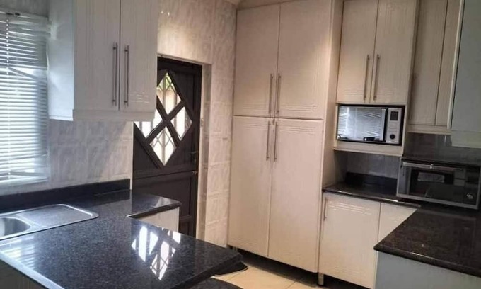 Pietermaritzburg Cabin | Spacious lodge in beautiful Pietermaritzburg with AC, WiFi