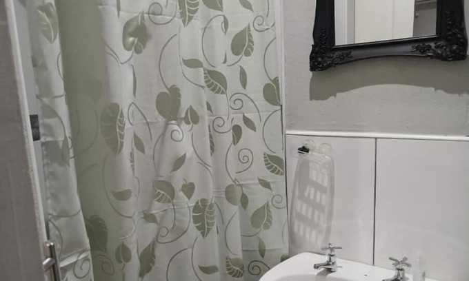 Fichardt Park Apartment | Orchard Guesthouse Standard Double Room