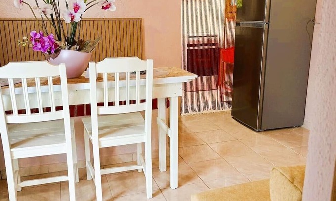 Astris House | La Rosalie