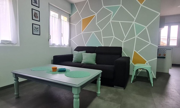 Longwy Agglomeration Apartment | Renovated cottage by the forest with private balcony - Mont-Saint-Martin