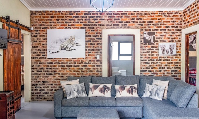 Marloth Park House | 3-bedroom house in enchanting Marloth Park with WiFi, AC and private pool