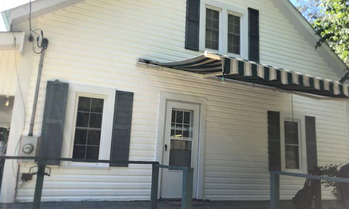 Clarkson House | 4-bedroom house in fabulous Clarkson with AC, WiFi. Enjoy your stay