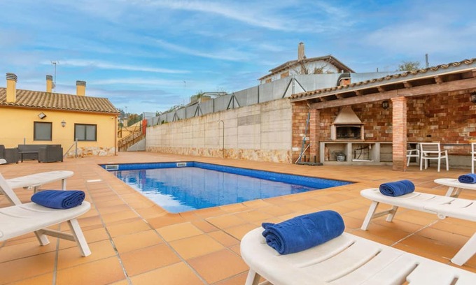 Mont Barbat House | Vacation home Esteva by Interhome