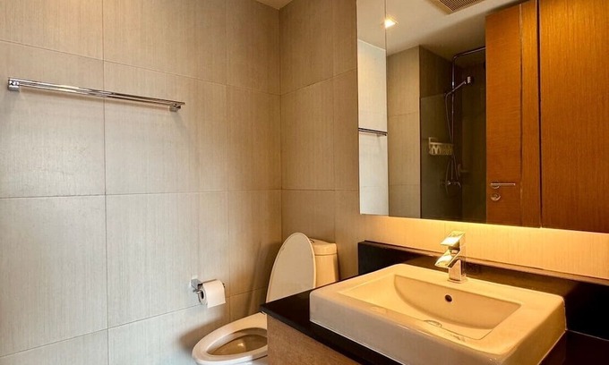 Chidlom Condo | Luxury Stay High-Speed WiFi Secure & Cozy