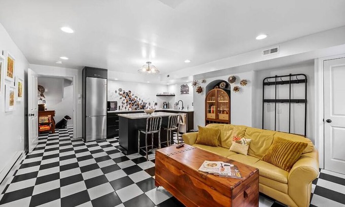 Mount Vernon Apartment | Large Garden Level Apartment with Backyard Vibes, King Bed and Home Office Setup