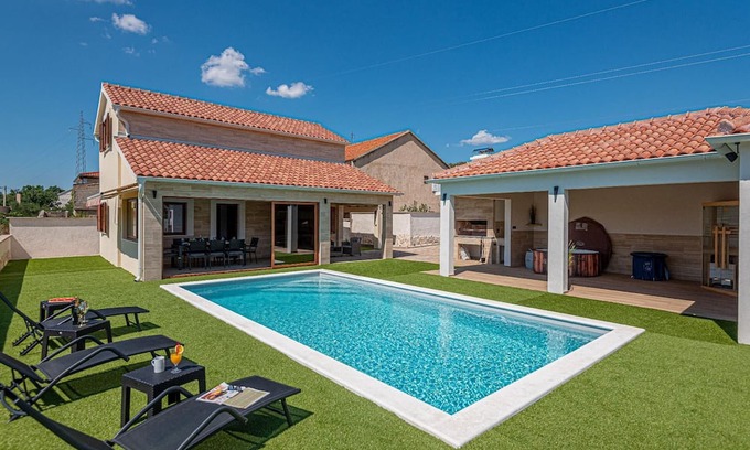 Sibenik House | Holiday house Sibenik for 1 - 6 persons with 2 bedrooms - Holiday house