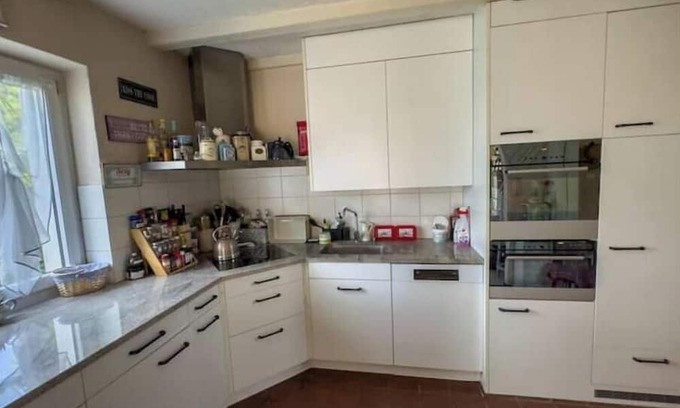 Knonau House | 3-bedroom house in tranquil Knonau with AC, WiFi. Enjoy your stay