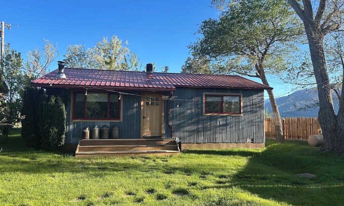 Gardnerville Cottage | Fantastic 2-bedroom cottage in Gardnerville,NV. Just 20 minutes from Lake Tahoe.