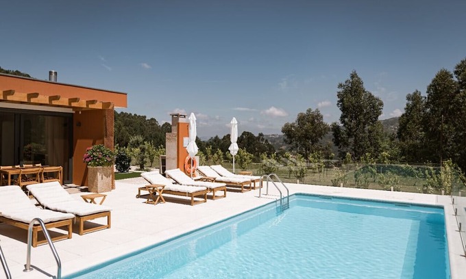 Pacos de Gaiolo House | Souto Village by MET