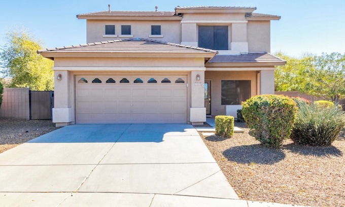 Royal Ranch House | Spacious 4 Bedroom Home with Pool / Game room